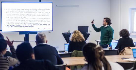 UNU-MERIT PhD fellow Jorge Valverde describes an empirical assessment for refining copper and lithium industries.